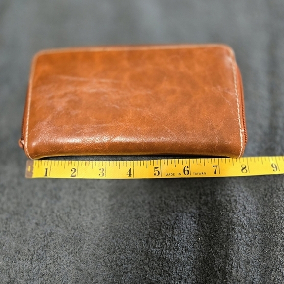 NWOT Rosetti Wallet Faux Leather Light Brown Zipper Closure Multiple Compartment - Picture 5 of 6